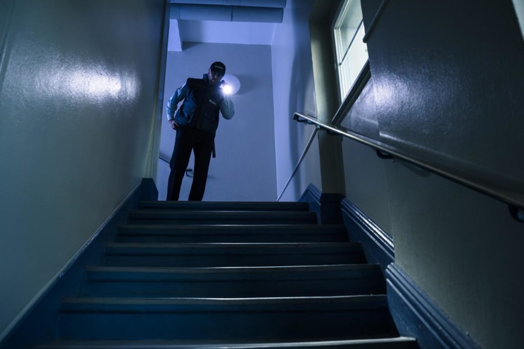 Agent de sécurité en ronde